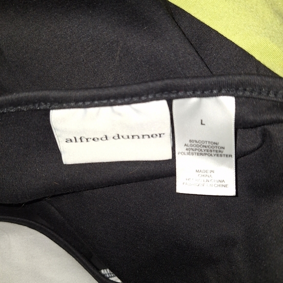 Colorblock Top with Embellishments - Picture 5 of 5